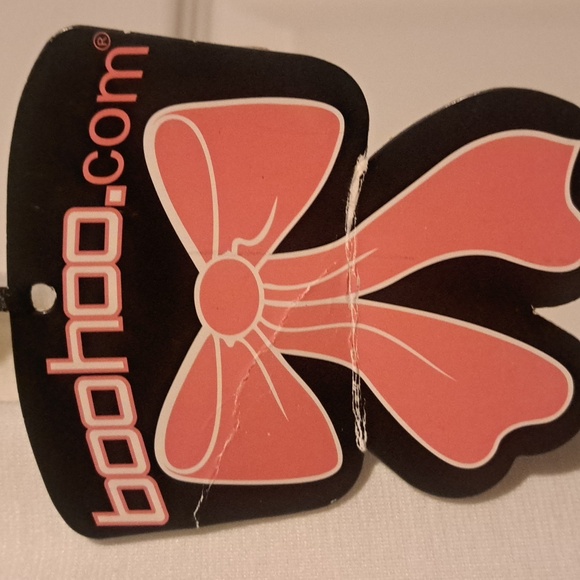 NWT Boohoo White & Black open back dress Classy & comfortable With Stretch - Picture 5 of 9